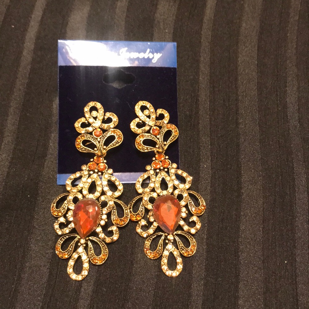 Earings - Picture 2 of 2